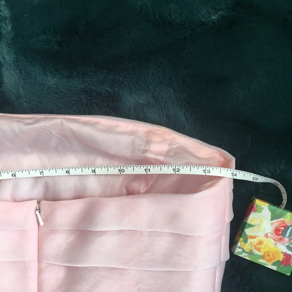 Pretty marshmallow pink layered mini boobtube formal dress. Small - Picture 5 of 6